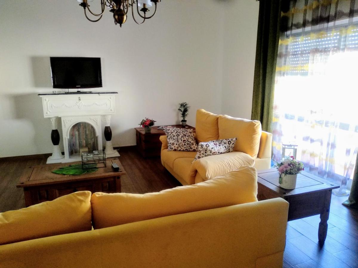 Tugaplace Bed & Breakfast Montijo Exterior photo